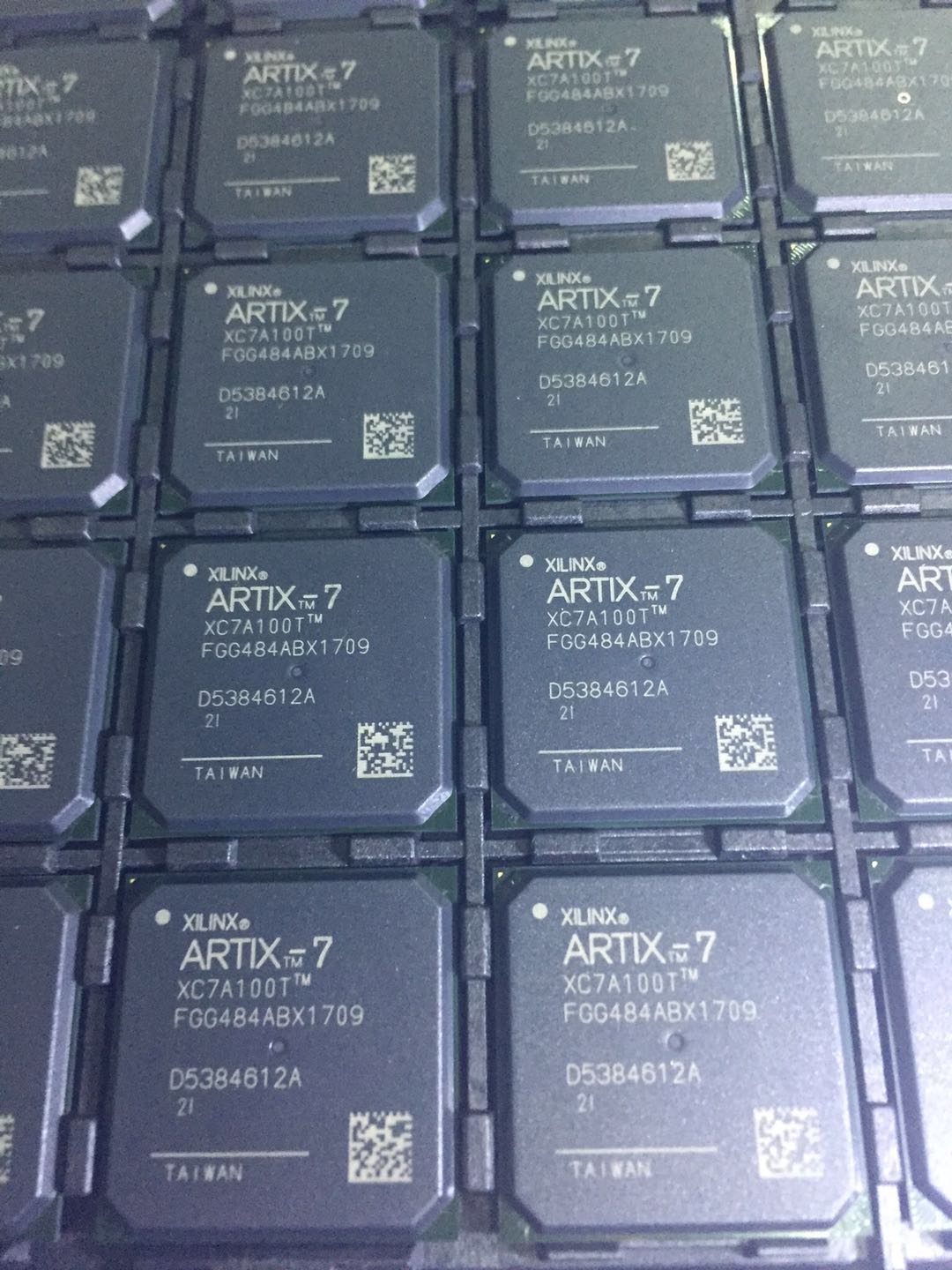 XC7A100T-2FGG484I 